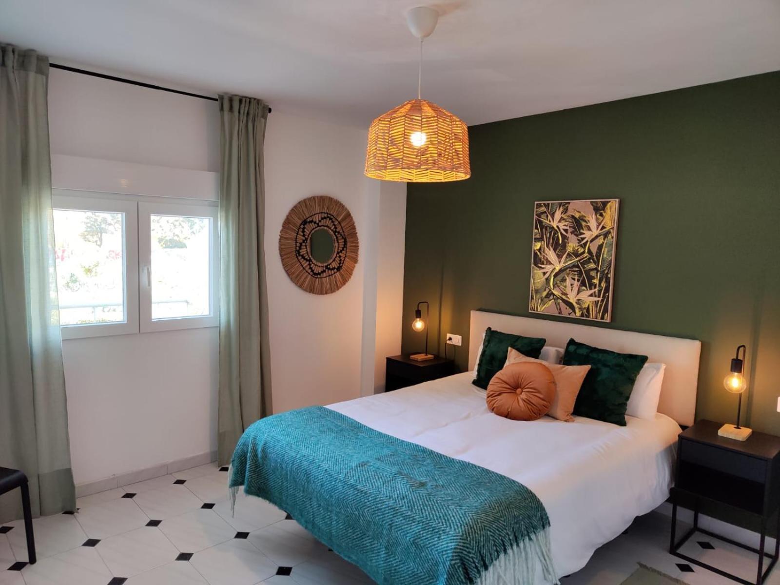 Wintowinrentals Your Home Steps From The Center Malaga Ngoại thất bức ảnh