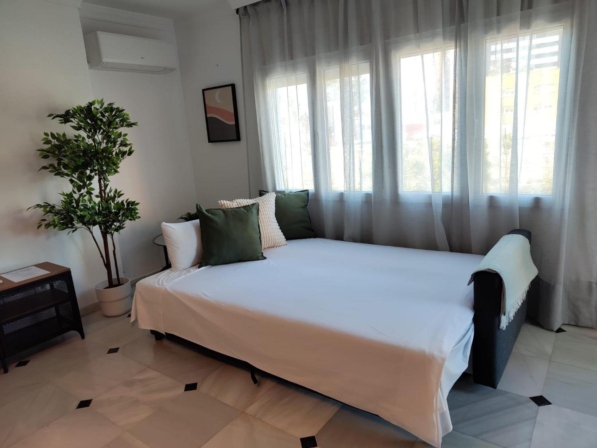 Wintowinrentals Your Home Steps From The Center Malaga Ngoại thất bức ảnh