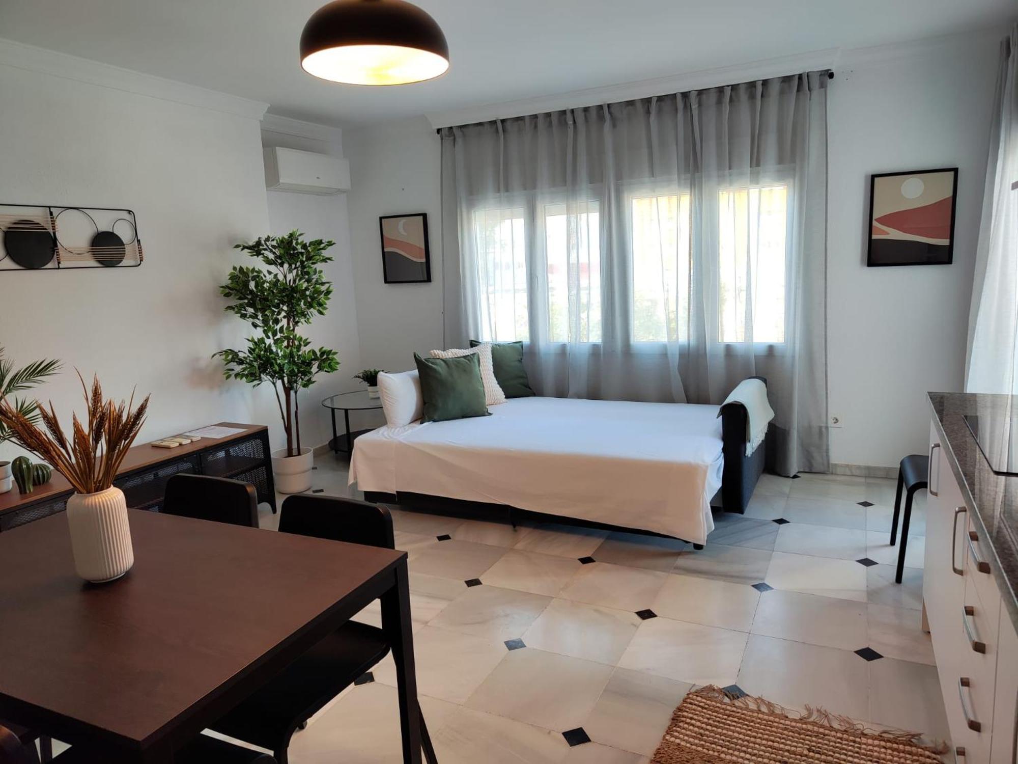 Wintowinrentals Your Home Steps From The Center Malaga Ngoại thất bức ảnh